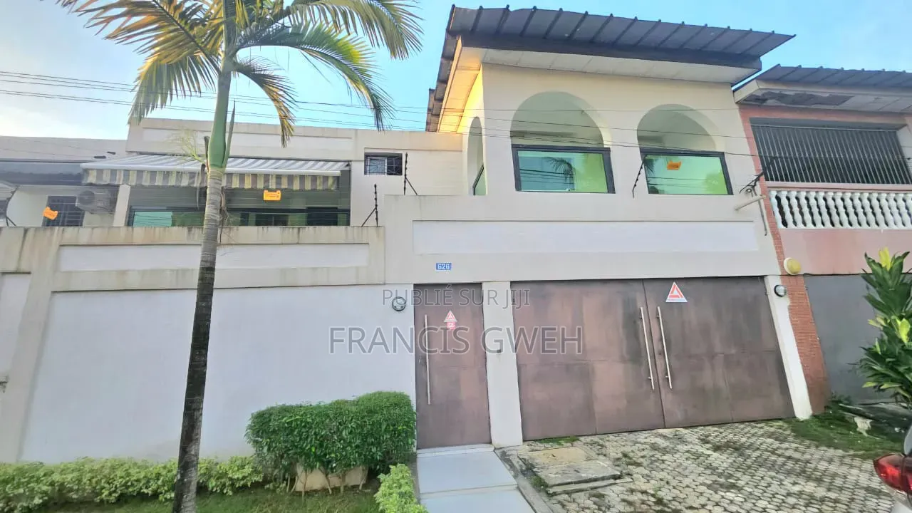 4chbre Duplex dans Francis Gweh, Cocody à Louer