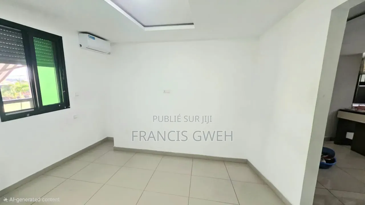 4chbre Duplex dans Francis Gweh, Cocody à Louer