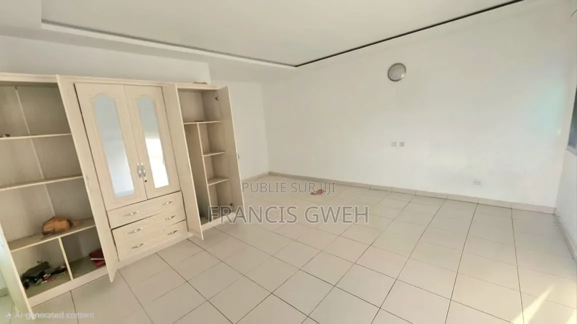 4chbre Duplex dans Francis Gweh, Cocody à Louer