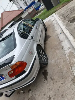 BMW 318i 2000 Gris