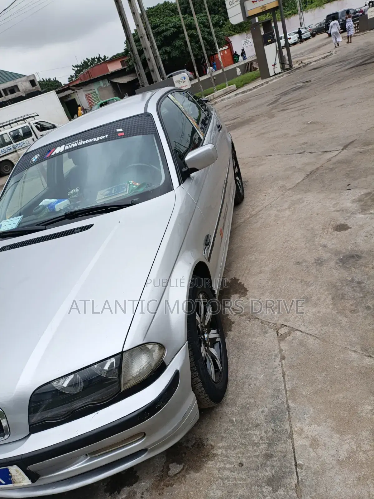 BMW 318i 2000 Gris
