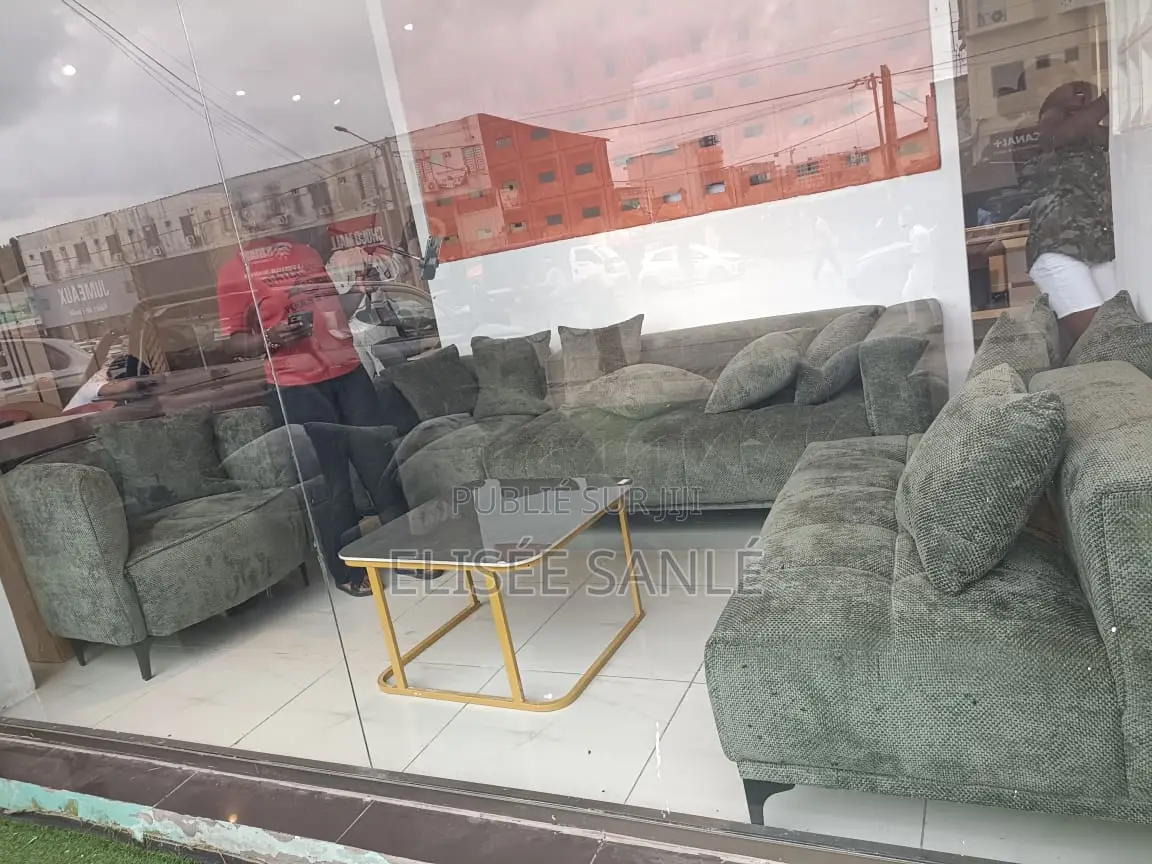 Salon Moderne 3+2+1– Élégance Confort