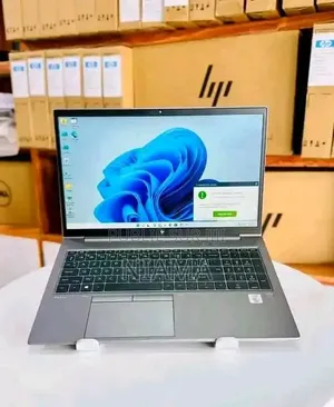 Nouveau HP ZBook Firefly 14 G7 32GB Intel Core i7 SSD 512GB