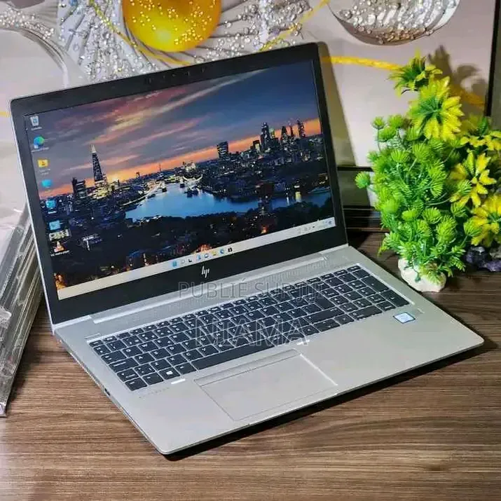Nouveau HP ZBook Firefly 14 G7 32GB Intel Core i7 SSD 512GB