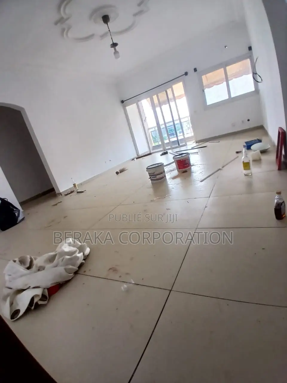 4chbre Duplex dans Beraka Corporation, Cocody à Louer