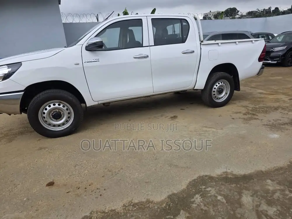 Toyota Hilux 2023 Blanc