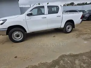 Toyota Hilux 2023 Blanc