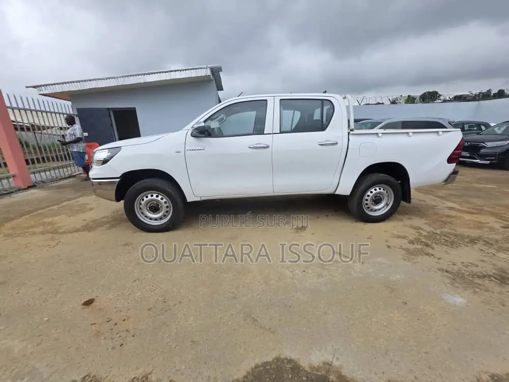 Toyota Hilux 2023 Blanc