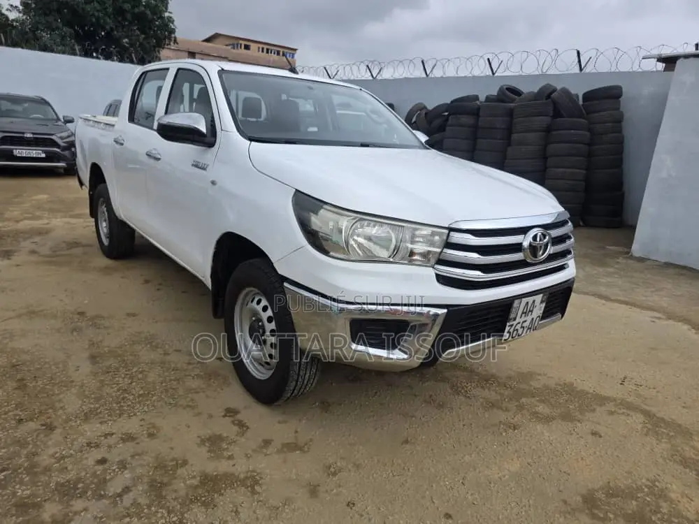 Toyota Hilux 2023 Blanc