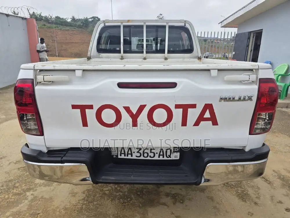 Toyota Hilux 2023 Blanc