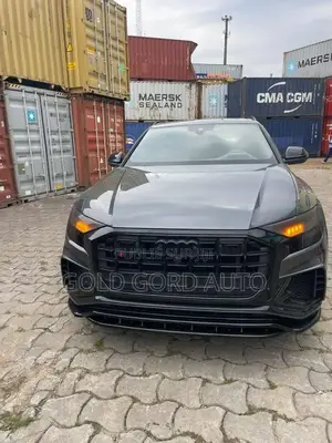 Audi Q8 2022 Noir