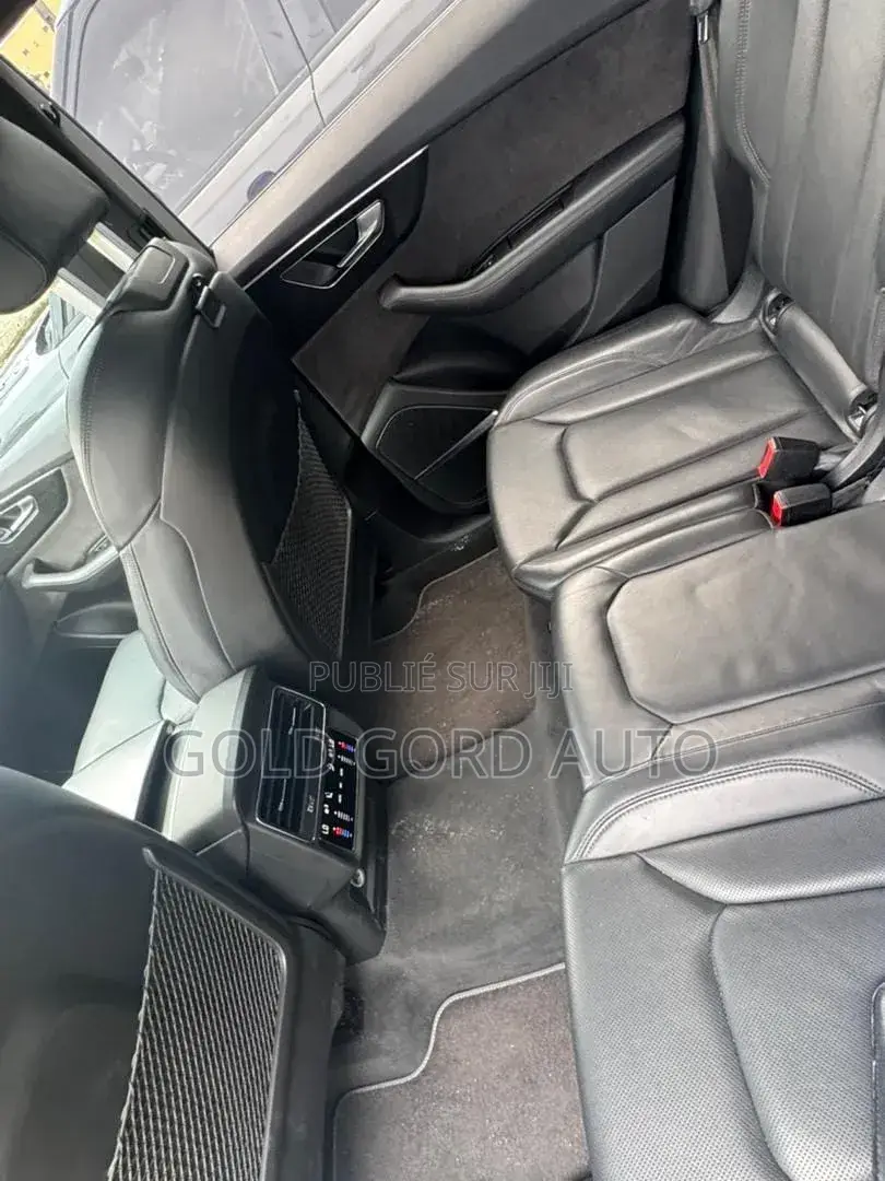 Audi Q8 2022 Noir
