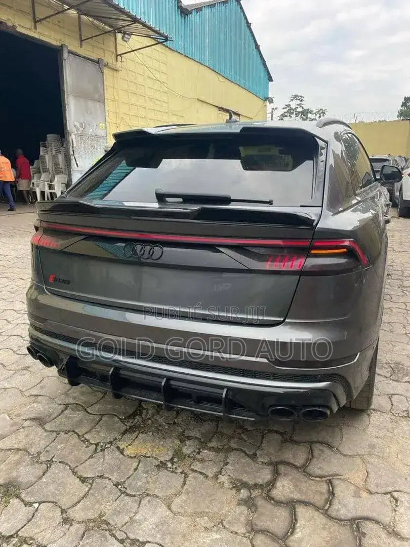 Audi Q8 2022 Noir