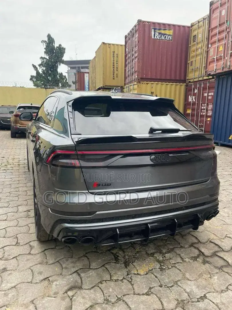 Audi Q8 2022 Noir