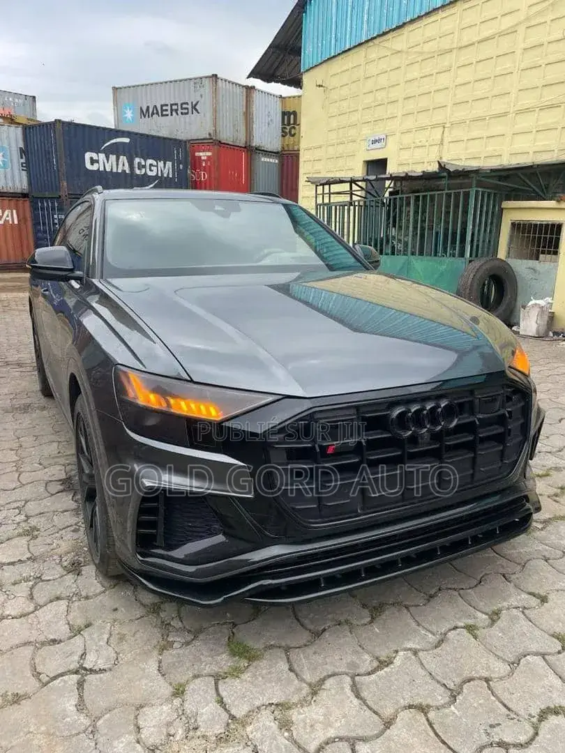 Audi Q8 2022 Noir