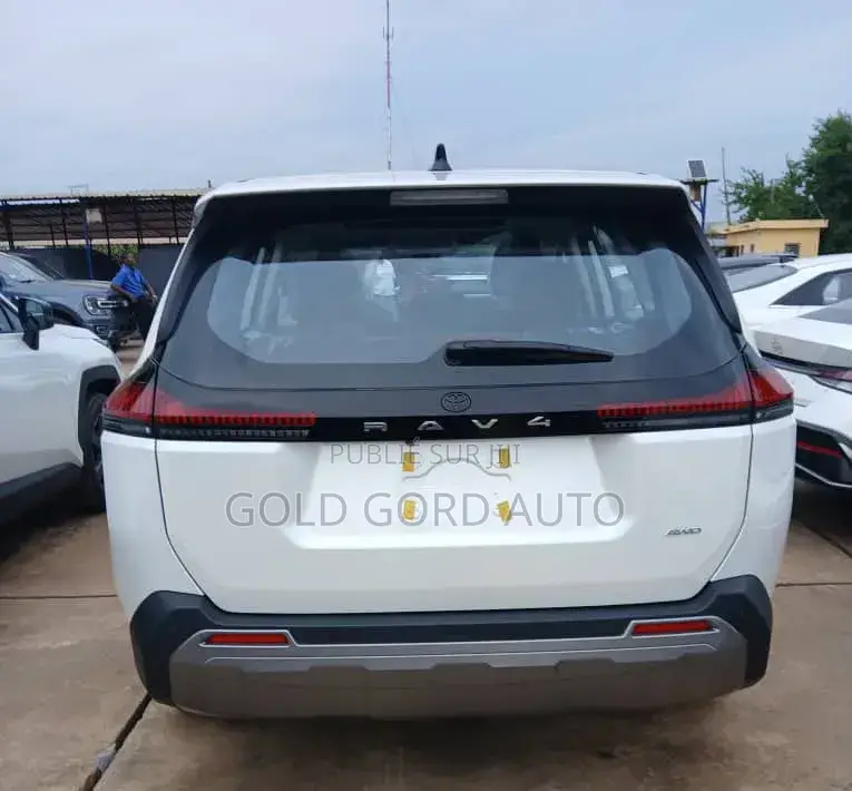 Nouveau Toyota RAV4 2026 Blanc