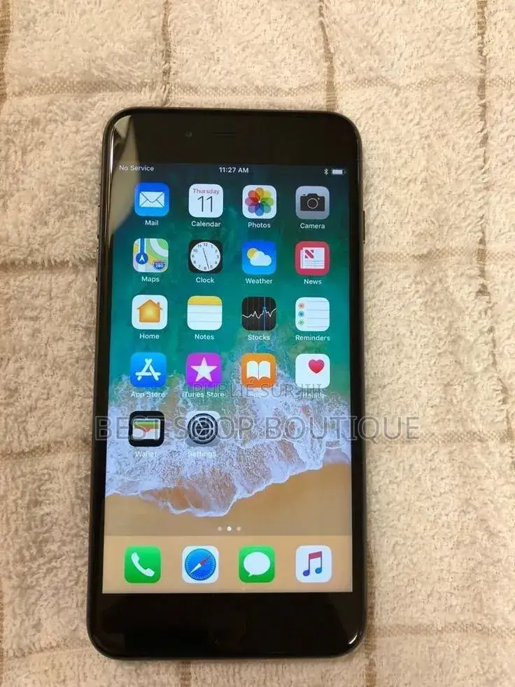 Nouveau Apple iPhone 8 64 GB Noir
