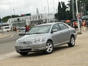 Toyota Avensis 2004 Gris