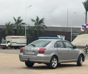 Toyota Avensis 2004 Gris