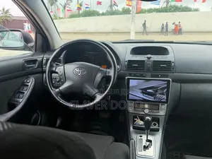 Toyota Avensis 2004 Gris