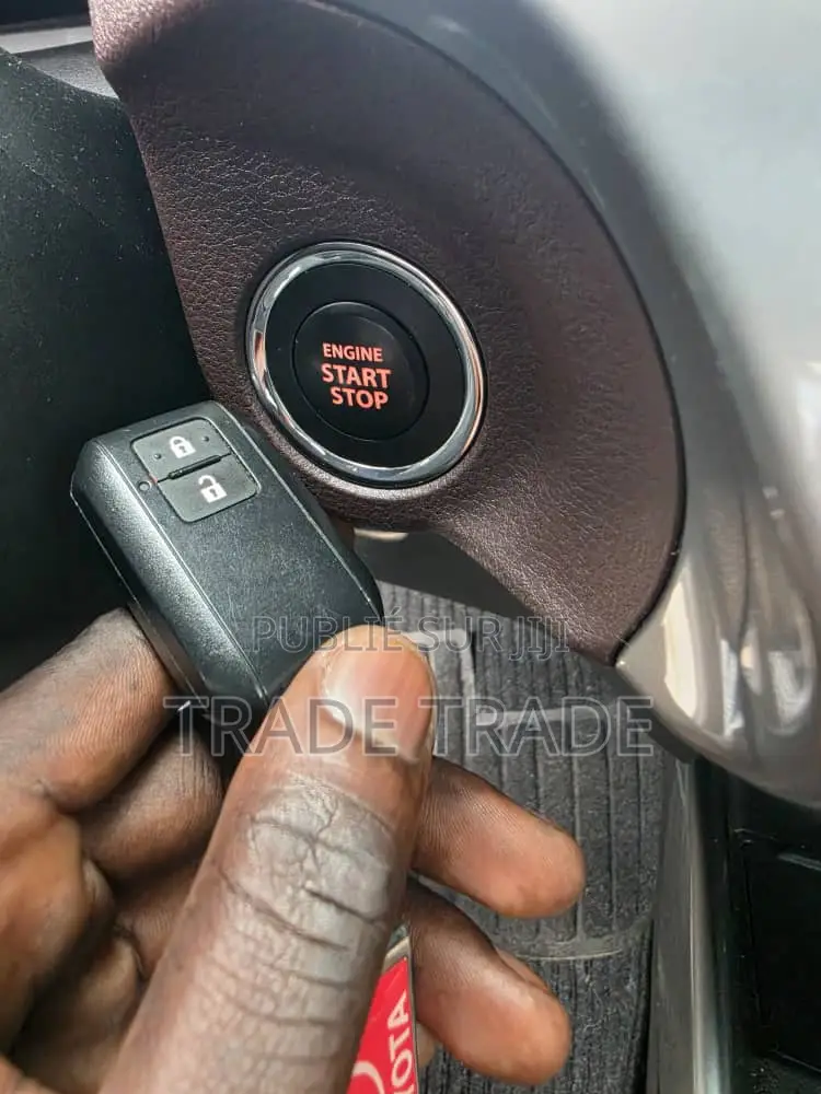 Nouveau Toyota Starlet 2025 Gris