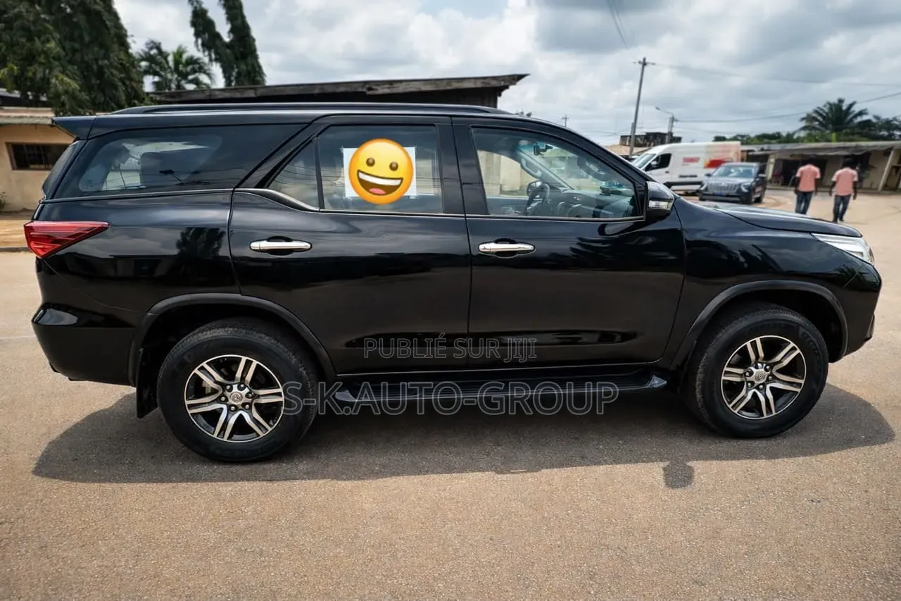 Toyota Fortuner 2019 Noir