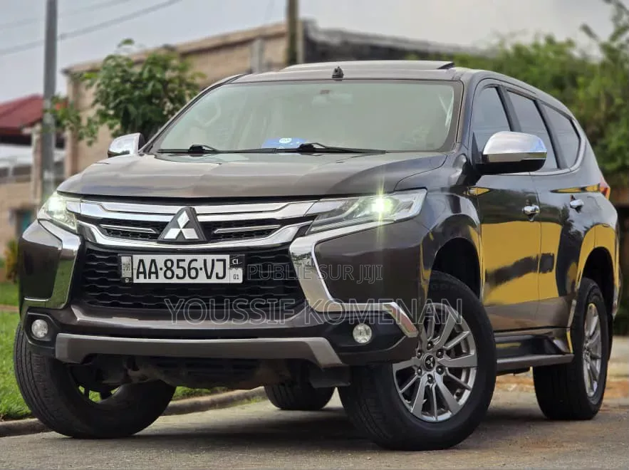 Mitsubishi Montero Sport 2021 Gris
