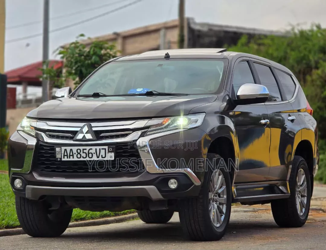 Mitsubishi Montero Sport 2021 Gris
