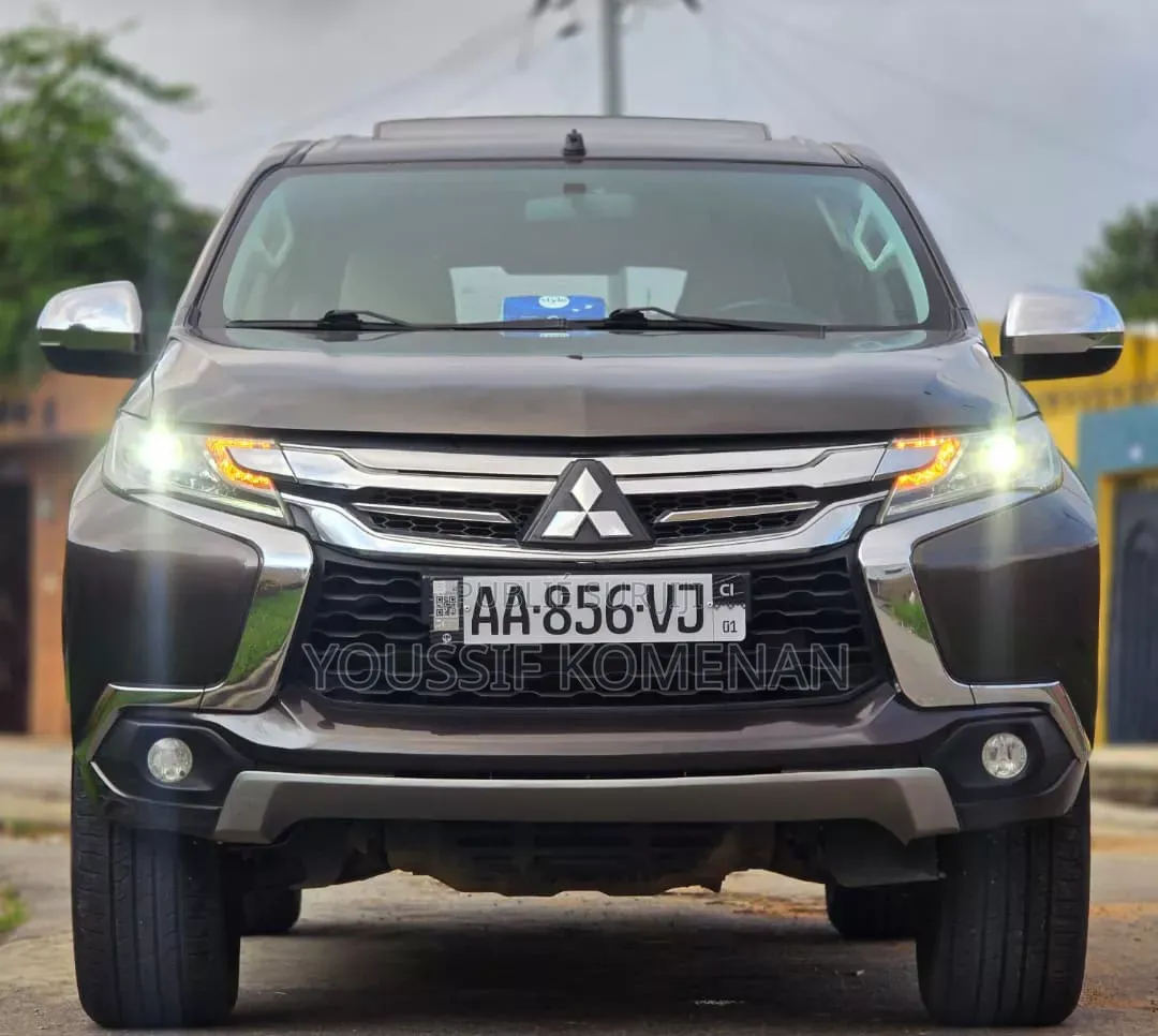 Mitsubishi Montero Sport 2021 Gris