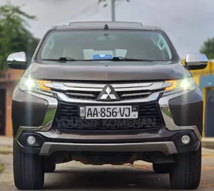 Mitsubishi Montero Sport 2021 Gris