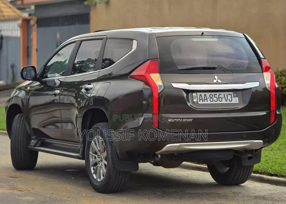 Mitsubishi Montero Sport 2021 Gris