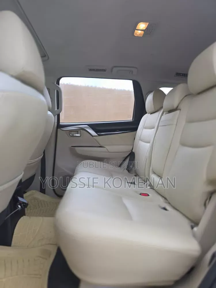 Mitsubishi Montero Sport 2021 Gris