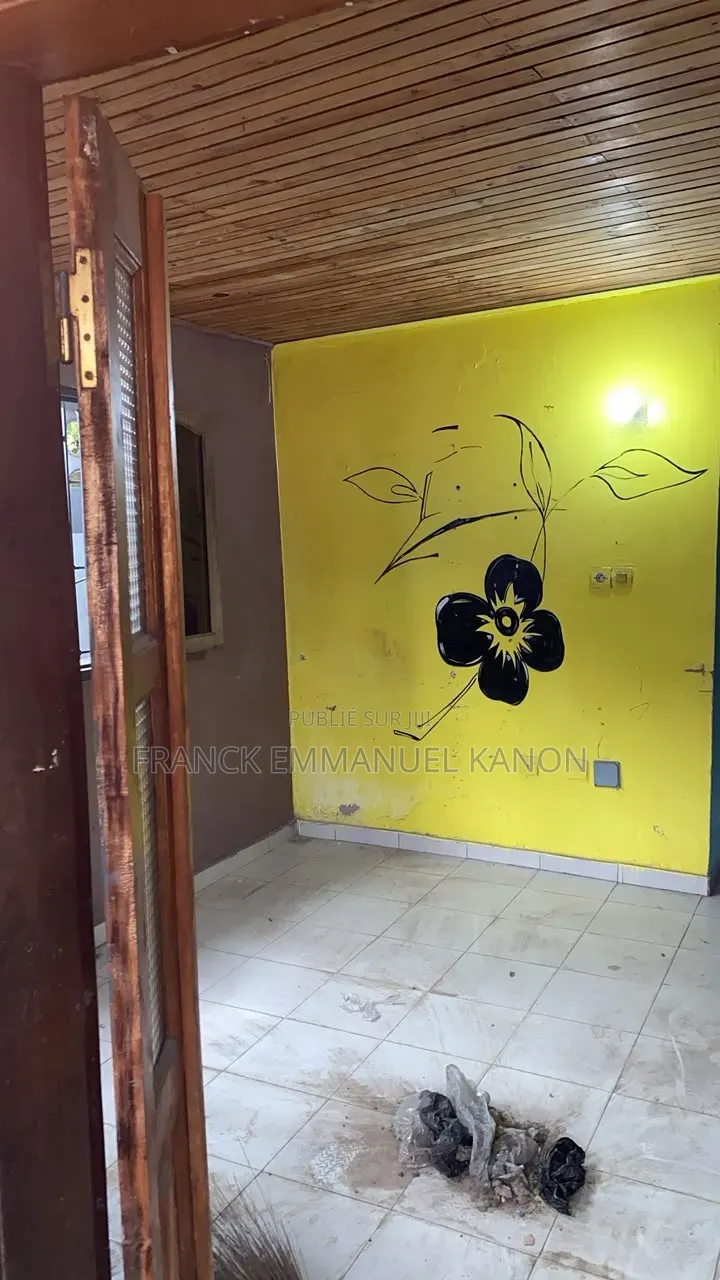 4chbre Villa dans Appartement Ideal, Yopougon à Vendre