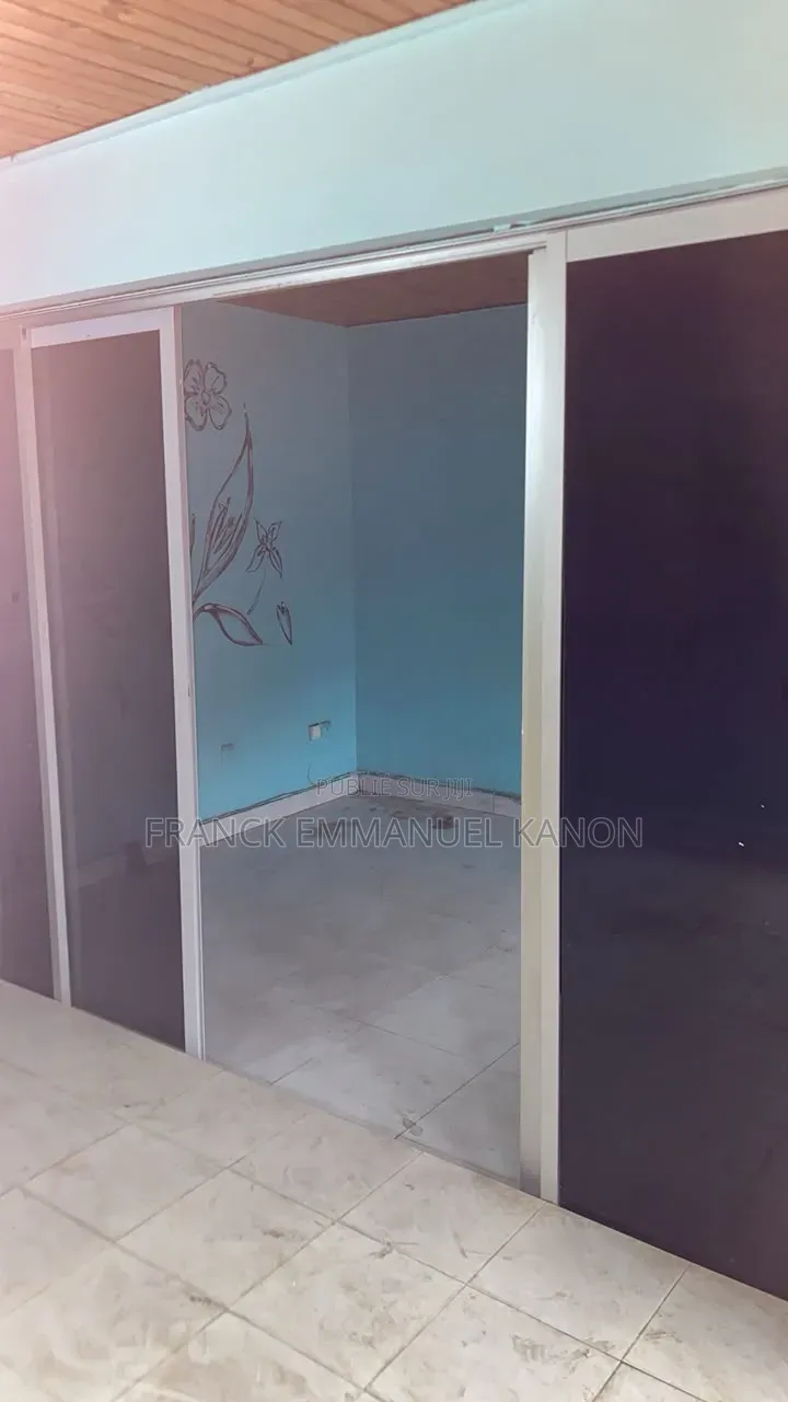 4chbre Villa dans Appartement Ideal, Yopougon à Vendre