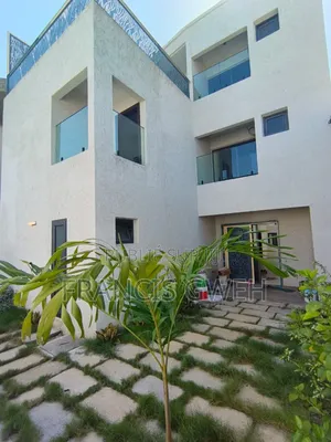 5chbre Duplex dans Francis, Cocody à Vendre