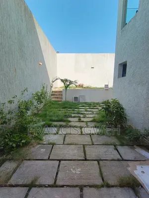 5chbre Duplex dans Francis, Cocody à Vendre