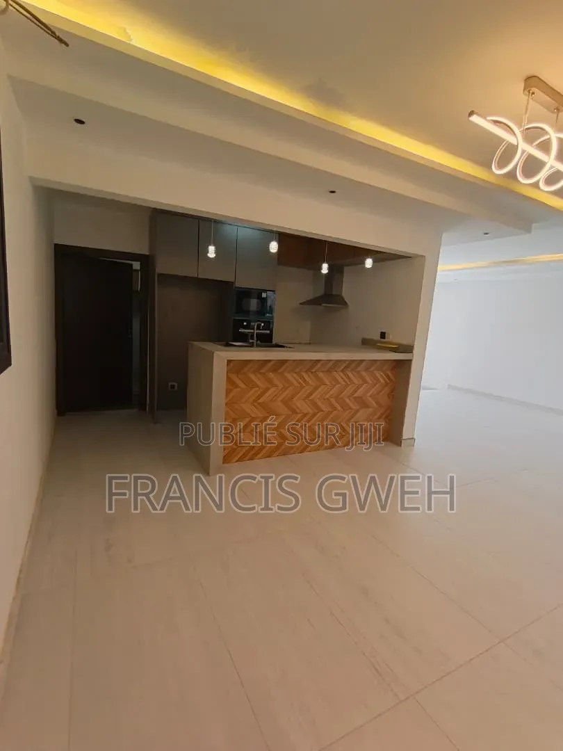 5chbre Duplex dans Francis, Cocody à Vendre