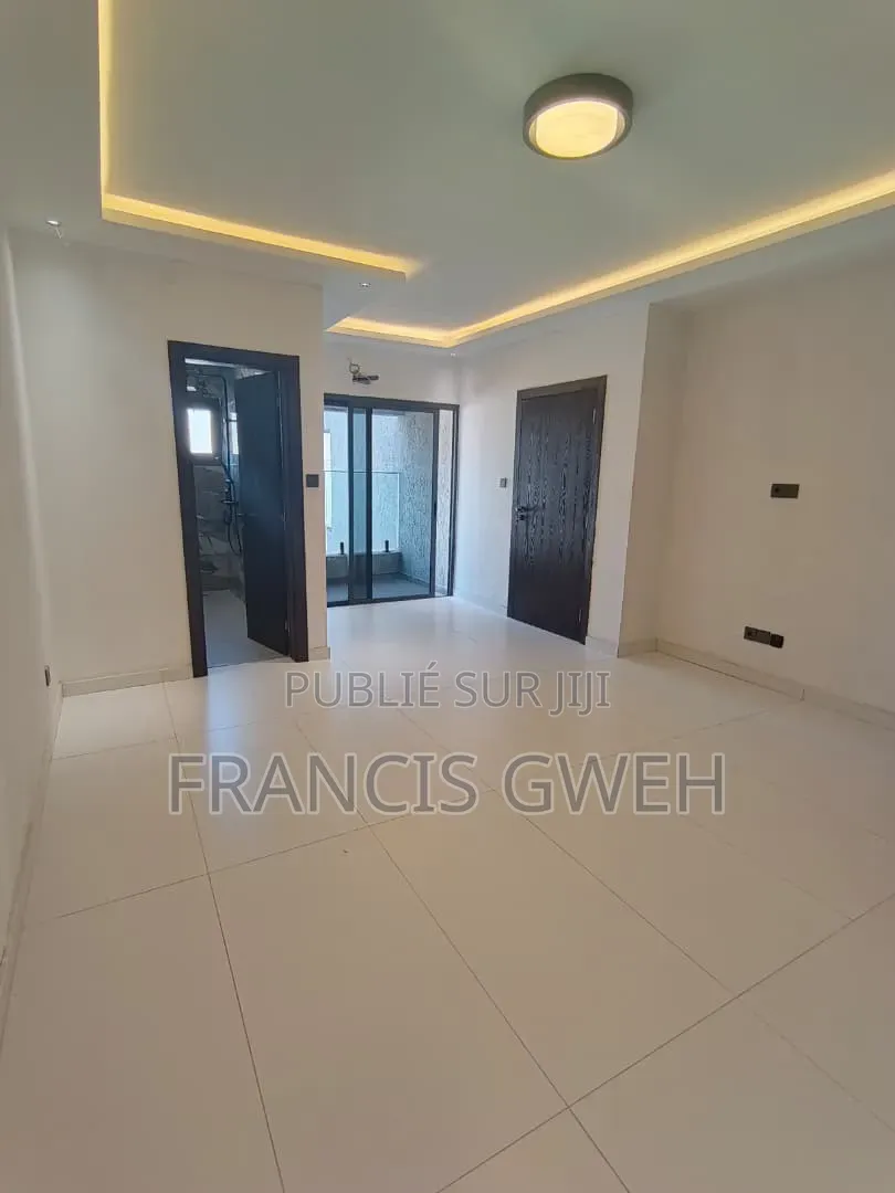 5chbre Duplex dans Francis, Cocody à Vendre