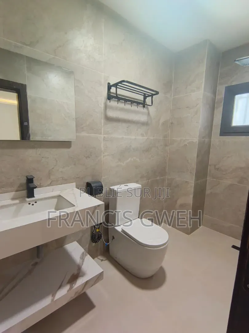 5chbre Duplex dans Francis, Cocody à Vendre