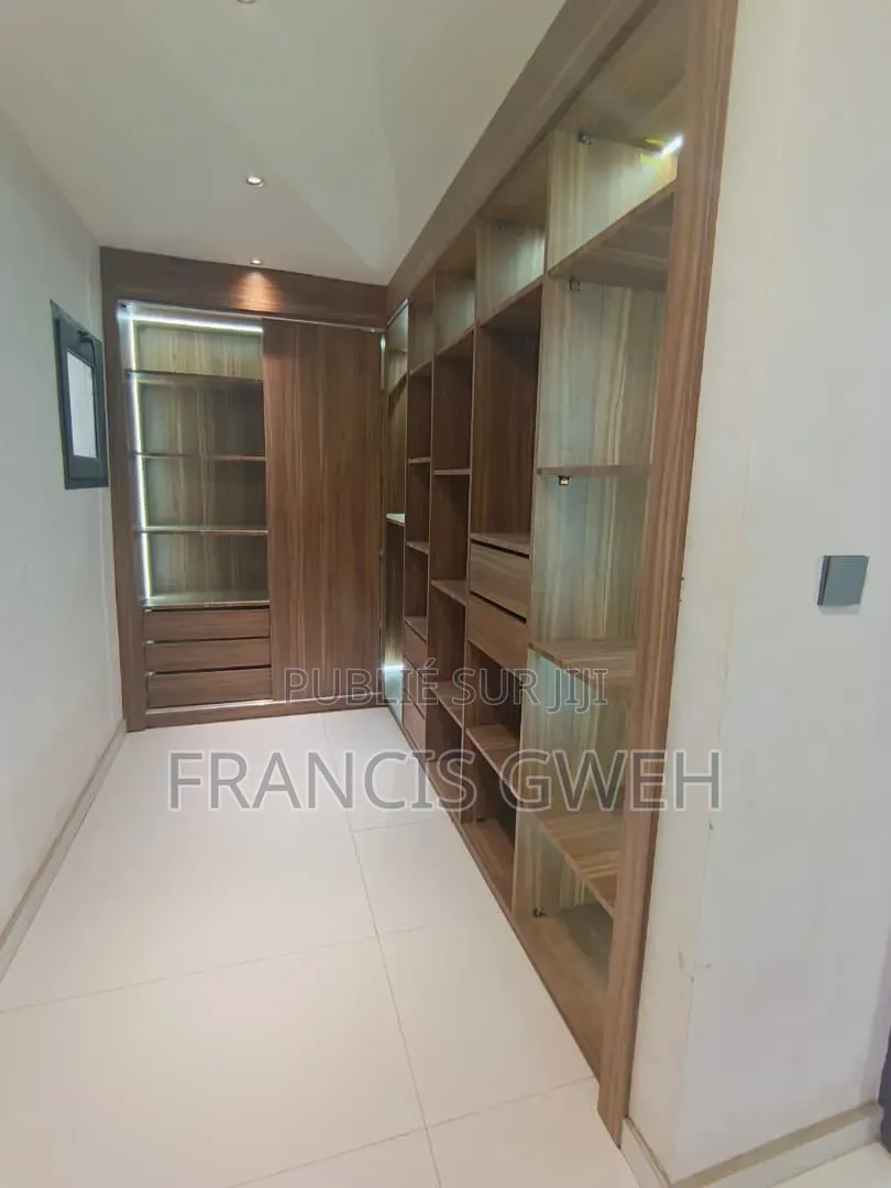 5chbre Duplex dans Francis, Cocody à Vendre