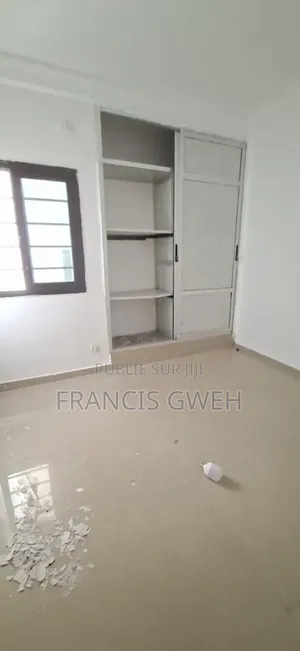 2chbre Appartement dans Francis Gweh, Cocody à Louer