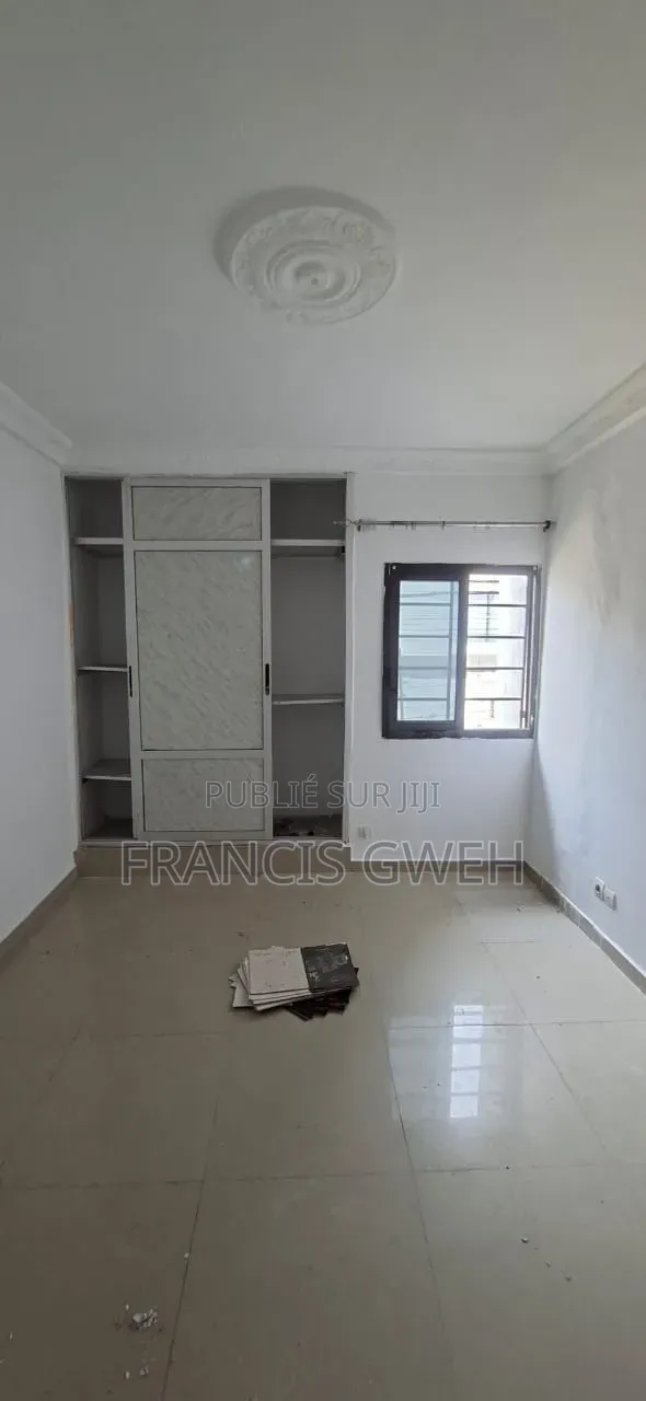 2chbre Appartement dans Francis Gweh, Cocody à Louer