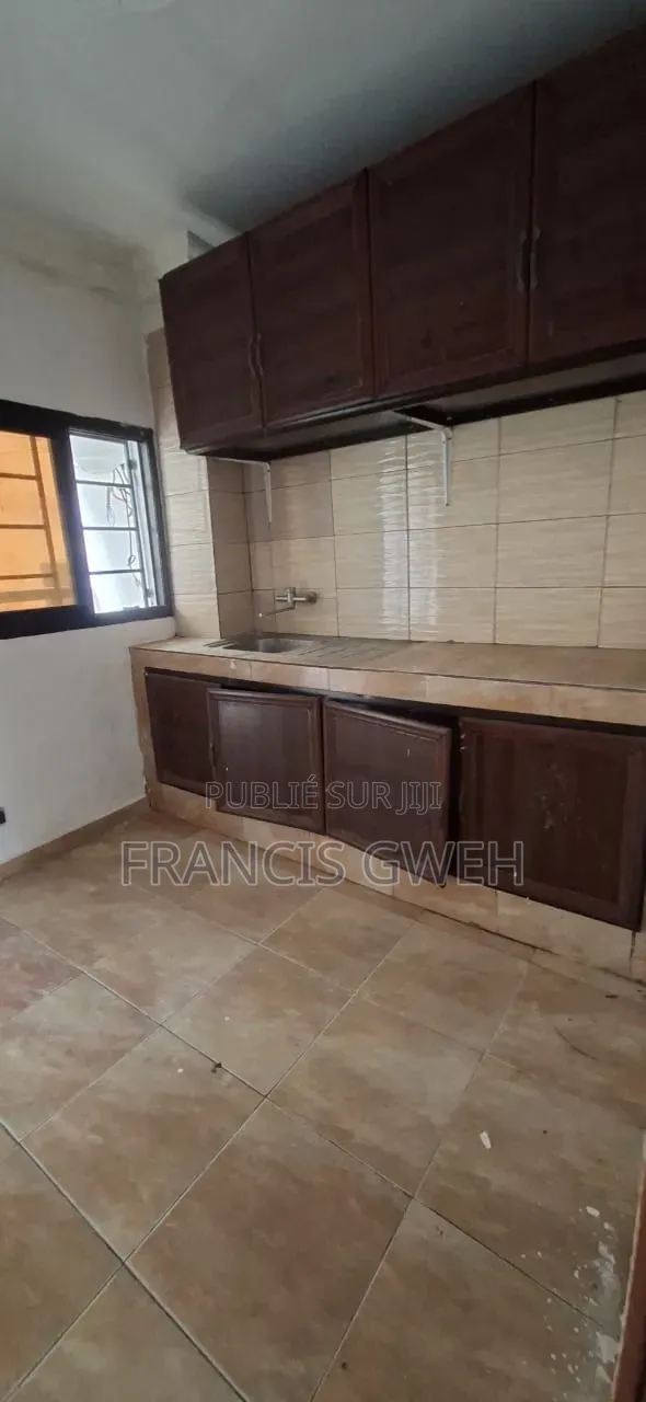 2chbre Appartement dans Francis Gweh, Cocody à Louer