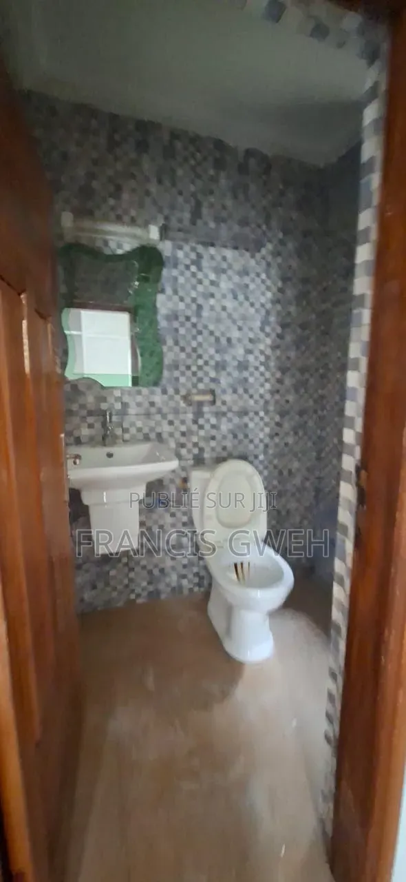 2chbre Appartement dans Francis Gweh, Cocody à Louer