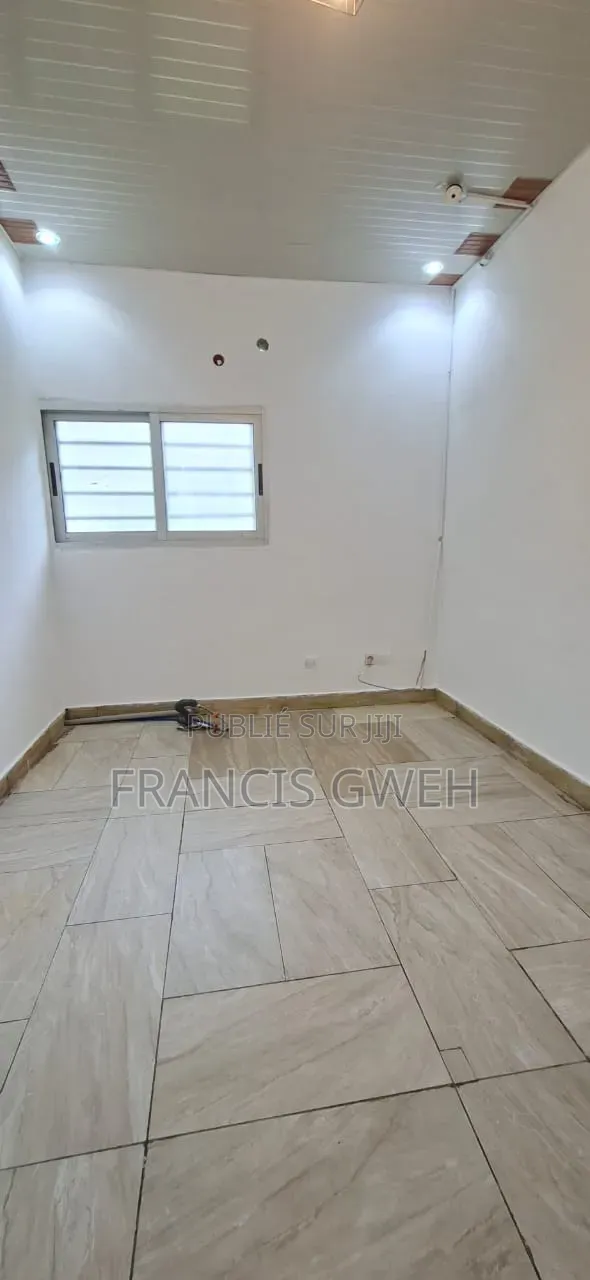 2chbre Appartement dans Francis Gweh, Cocody à Louer