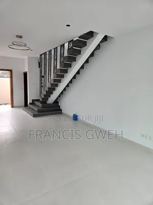 3chbre Duplex dans Francis Gweh, Cocody à Louer