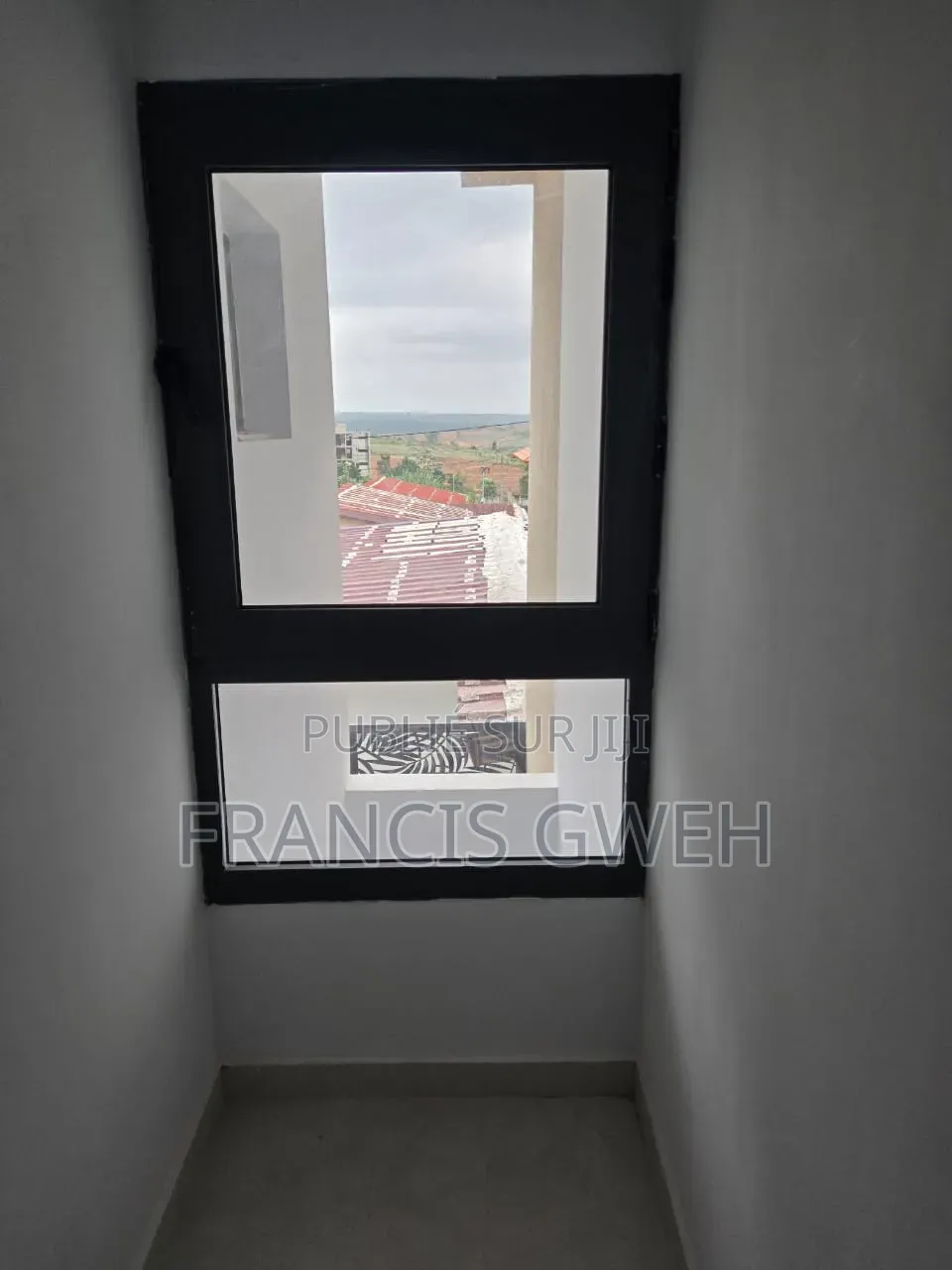 3chbre Duplex dans Francis Gweh, Cocody à Louer