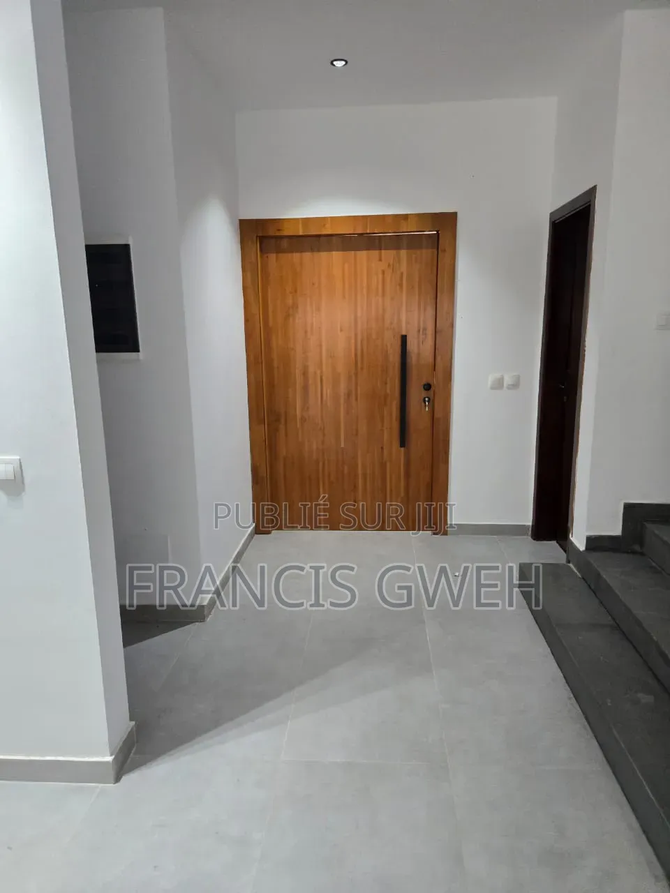 3chbre Duplex dans Francis Gweh, Cocody à Louer