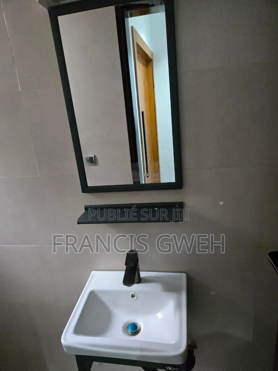 3chbre Duplex dans Francis Gweh, Cocody à Louer
