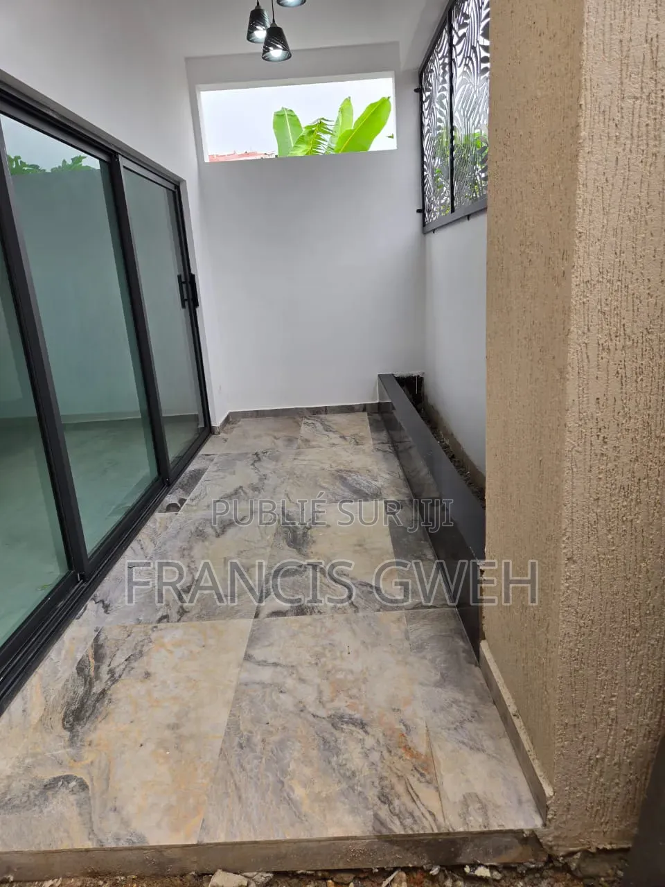 3chbre Duplex dans Francis Gweh, Cocody à Louer